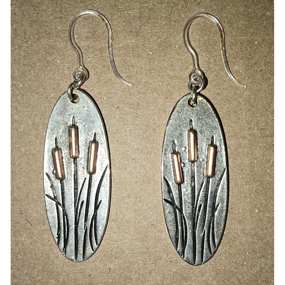 Silver Tone Textured Oval Dangle Clear Plastic Hook Handcrafted Reed Earrings
